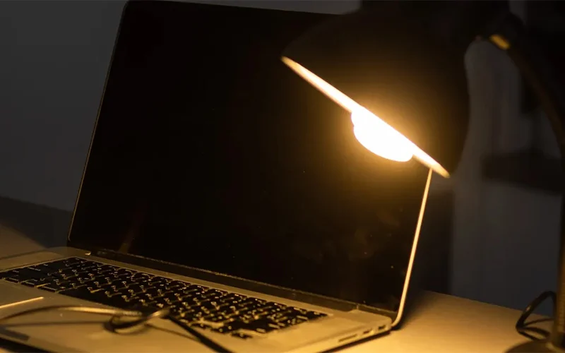 علت نوسان برق منزل + راه حل های حل این مشکل